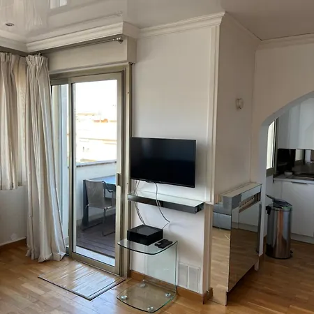 Lovely 2 Pieces Croisette Martinez Apartman *